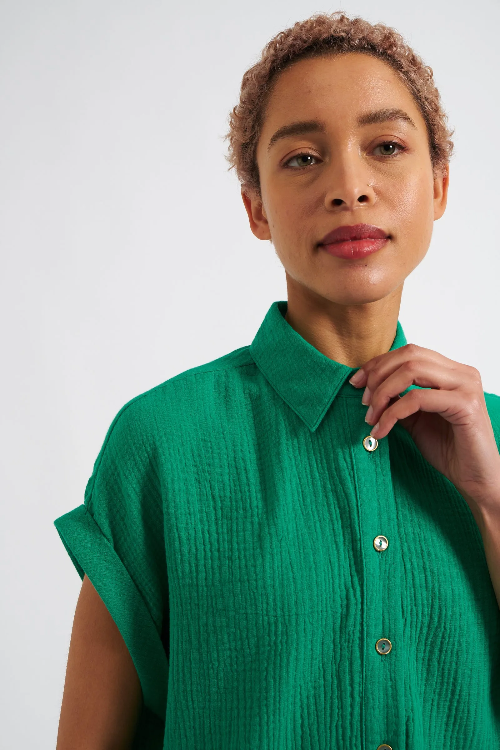 Abinaya Green Double Gauze Short Sleeved Shirt