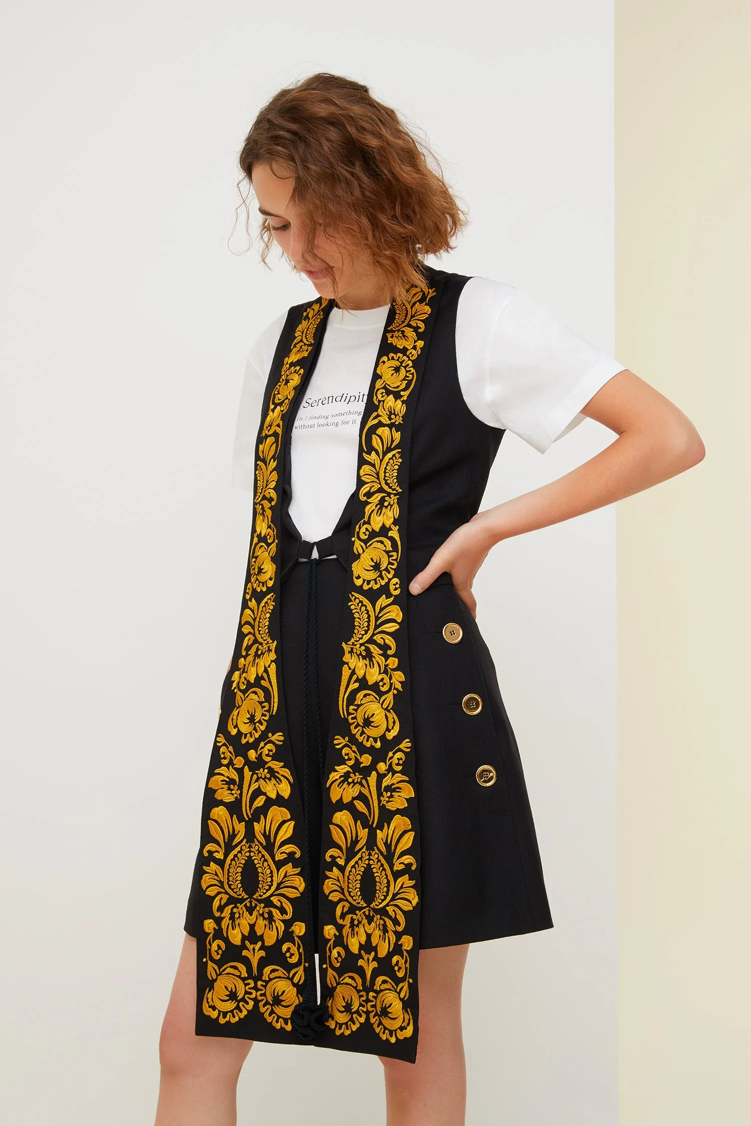 Embroidered lapel velvet gilet