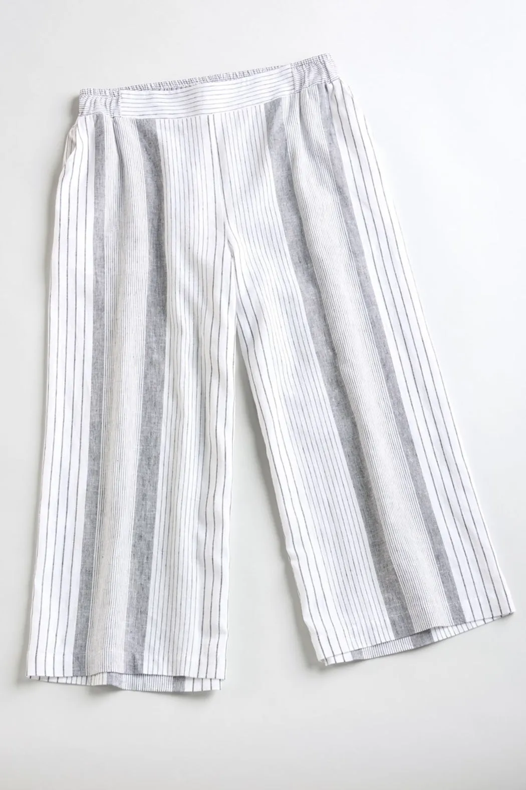 Linen blend striped white leg crop pants