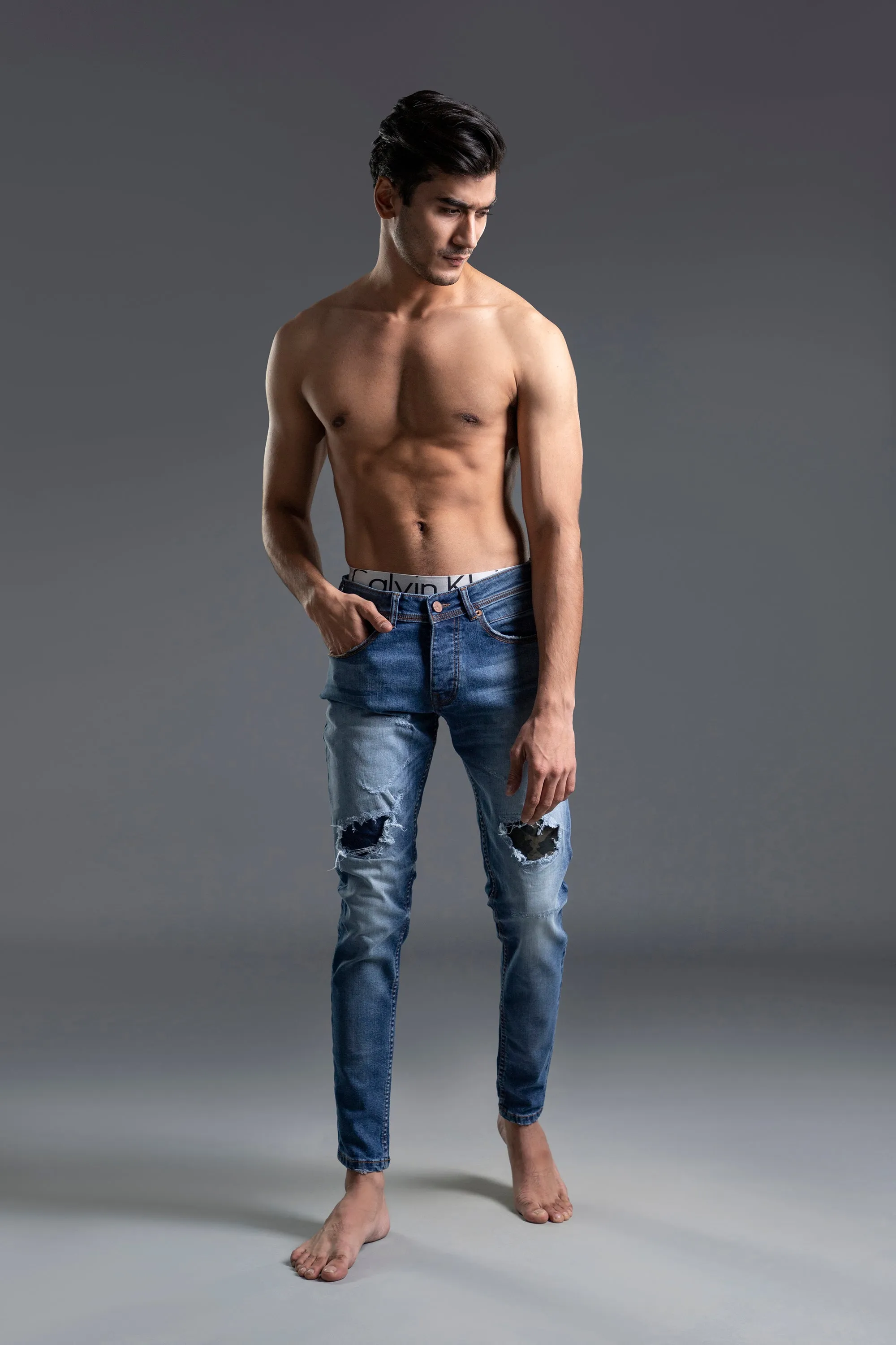 Ripped Mid Rise Skinny Denim Jeans (Light blue)