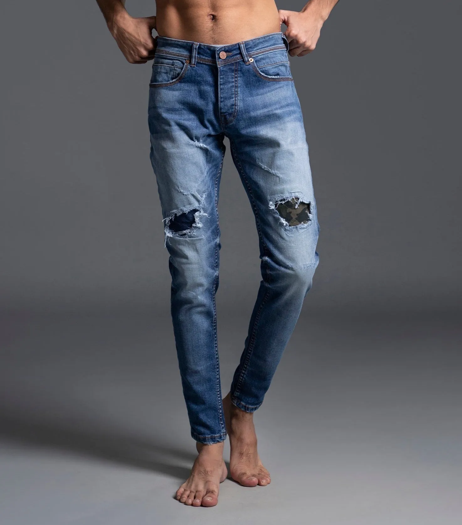 Ripped Mid Rise Skinny Denim Jeans (Light blue)