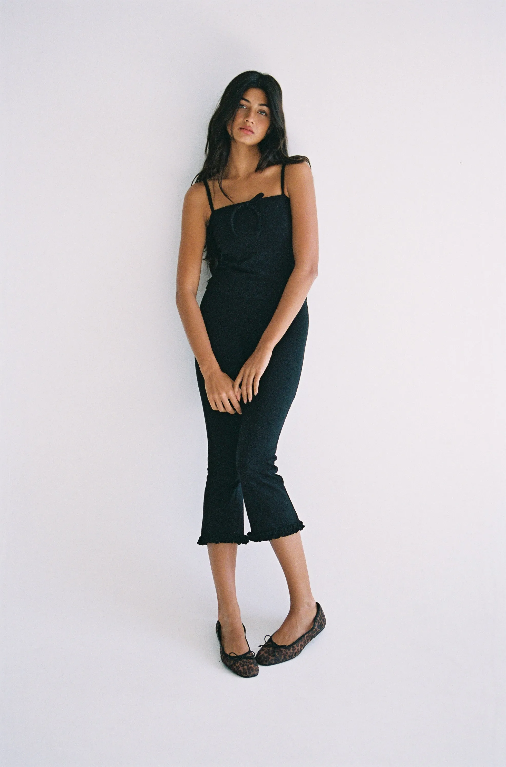 RUFFLE CAPRI IN ONYX