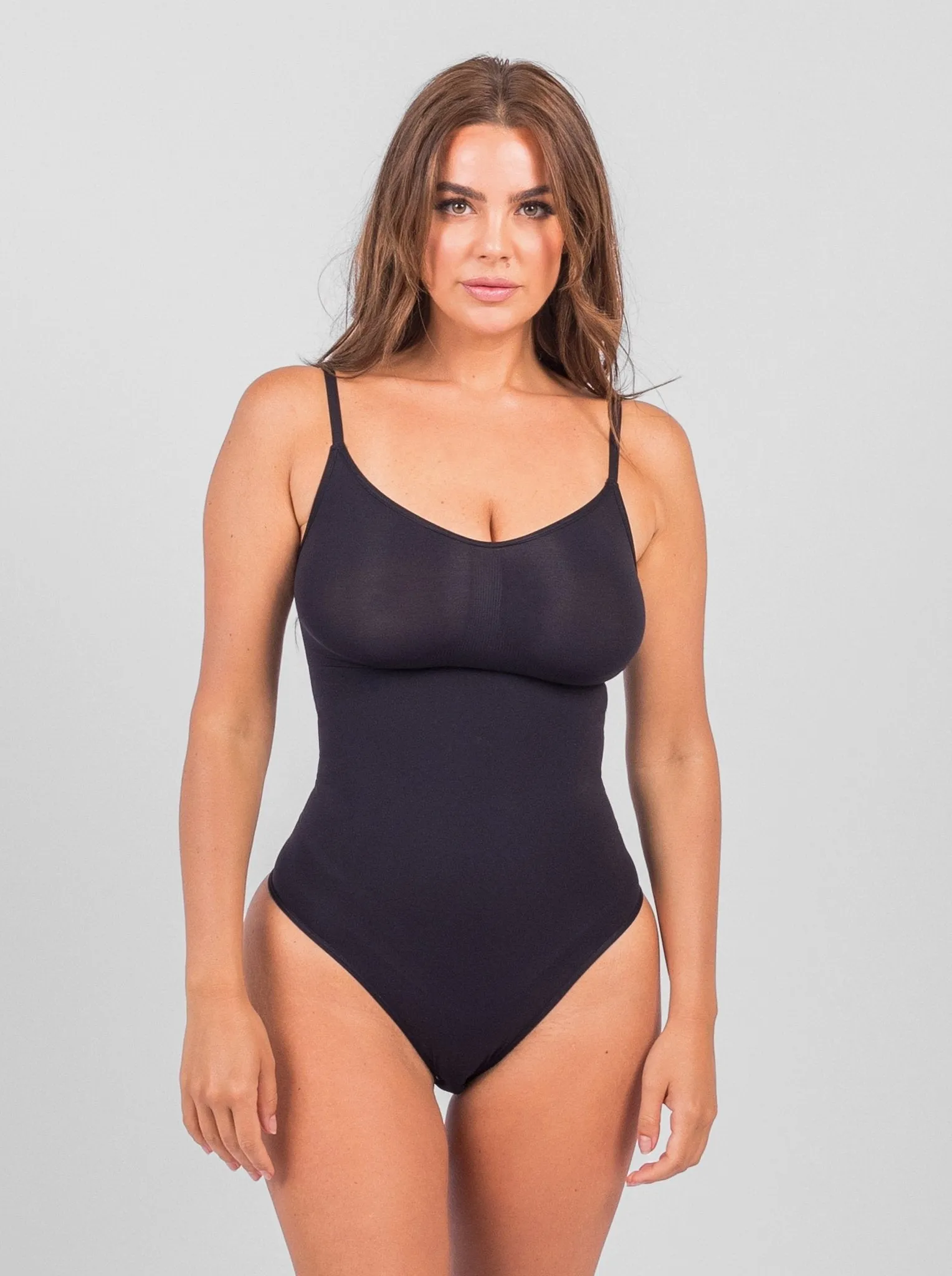 Stefanie - Smoothing Seamless Thong Shaper